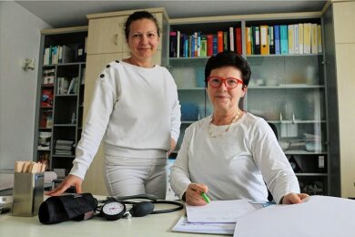 Kathrin Christen übernimmt die Praxis von Allgemeinmedizinerin Karin Enk, die auch ihre Tante ist. 