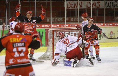 Zum Saisonauftakt am Freitag hatten die Eispiraten eine 6:7-Heimniederlage gegen den EV Landshut kassiert.