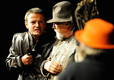 Mit dem Stück "Der zerbrochene Krug" verschaffte das Neuberin-Ensemble den Neuberin-Festspielen 2011 in Reichenbach mehr Öffentlichkeit. Das muss keine Eintagsfliege bleiben.