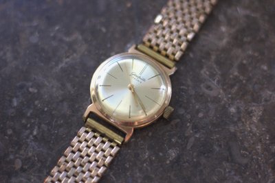 Uhren bekannter Marken wie hier Glashütte erzielen unter Sammlern höhere Preise.