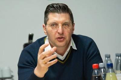 Wie weit können sich die Turbulenzen hochschaukeln? Landrat Hennig kündigt eine Kommunikationskampagne an, um Vogtländer auf Szenarien vorzubereiten.