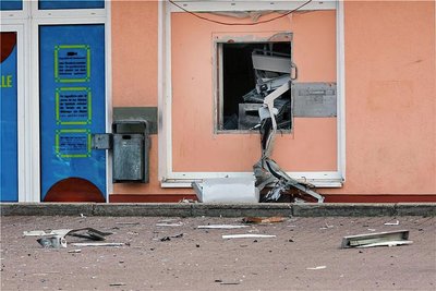 Wie hoch der Stehlschaden und der Umfang des Gebäudeschadens ist, kann noch nicht beziffert werden.