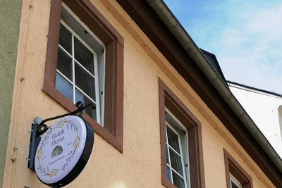 Open - geöffnet: Ab Montag kann in der "Butik Elena" in der Zschopauer Rudolf-Breitscheid-Straße nach Einrichtungsgegenständen gestöbert werden.