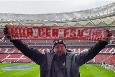 Anfang 2020 war der Glauchauer Mike Walther im Estadio Metropolitano von Atlético Madrid zu Gast. Mit dabei: Ein Fanschal seiner Lieblingsmannschaft FSV Zwickau. 