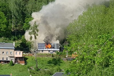 Die Feuerwehr wurde gegen 17 Uhr alarmiert. Das Foto entstand gegen 17.15 Uhr.