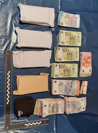 Rund 150.000 Euro Bargeld wurden bei den Durchsuchungen unter anderem sichergestellt. 