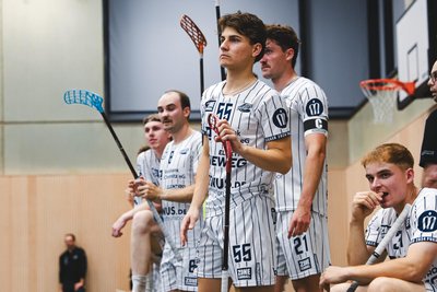 Enttäuschte Gesichter bei den Floor Fighters: In den ersten drei Spielen der neuen Saison haben sie noch keinen Sieg holen können.