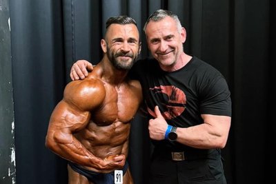 Ex-Bodybuilder Mirko Wohlgemuth (rechts) fungierte in Apolda als Betreuer von Justin Klitzke.
