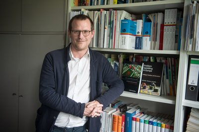Tobias Hayer ist Glücksspielforscher an der Universität Bremen. (Archivbild)