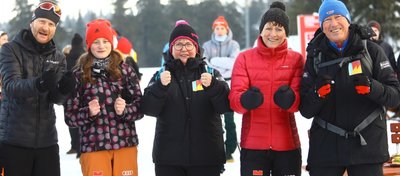 Haben beim Klassisch-Wettkampf über 10 Kilometer von Katharina Hennig mitgefiebert und fest die Daumen gedrückt: Vater Heiko, Schwester Hanna, Vereinspräsidentin Heike Smolinski, Mutter Karen und Opa Jürgen Reichmann (v. l.). 