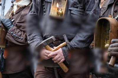 Wenn die Bergmänner kommen, hat die Weihnachtszeit begonnen. Am Samstag findet ab 14 Uhr in Chemnitz die Bergparade statt.