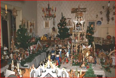 Fast die komplette Sammlung von Nussknackern, Pyramiden, Räuchermännern und Engeln ist aus einem Haus in Stollberg gestohlen worden.