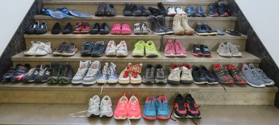 Wem gehören diese Schuhe?