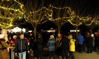 Einen Besucheransturm hat am Samstagnachmittag Oelsnitzer Wintermarkt erlebt.