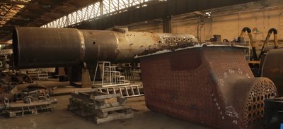 Doch die "50er" steht seit Herbst 2017 zur Aufarbeitung im Dampflokwerk Meiningen. Hier zu sehen: Kessel und alte Feuerbüchse. 