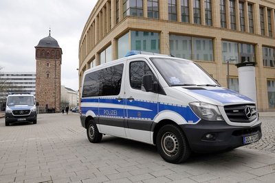 Die Polizei war mit einem Großaufgebot in Chemnitz, um das Verbot der Demonstration durchzusetzen.