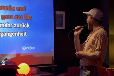 Karaoke-Abende haben im „Neuen Konsulat“ schon Tradition. Das Public Viewing zum ESC am Sonnabend war dagegen eine Premiere.