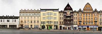 Ungewohnter Anblick: die Häuserzeile an der Schwarzenberger Straße in Aue auf einen Blick. Die Panoramaaufnahmen, die Jörg Dietrich anfertigt, zeigen ganze Straßenzüge in der Stadt. 