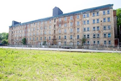Der Vogtlandkreis plant, die Brache Am Mühlgraben 12 zum Technikum Textil für sein benachbartes Berufliches Schulzentrum "e. o. plauen" umzubauen.