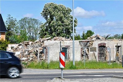 Vom früheren Gasthof "Zur Zufriedenheit" an der B 101, Ortsausgang Brand-Erbisdorf in Richtung Großhartmannsdorf, ist nicht mehr viel übrig. 
