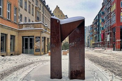 Die Figur "Sicile Tor" (1999) von Wolfram Schneider.
