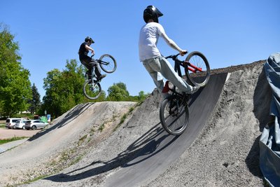 Im Bikepark sollen zwei Sprunghügel mit Metallverbund-Rampen ausgestattet werden.