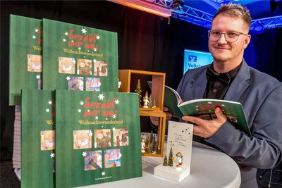Vom „Weihnachtswunderland“ hat Vereinschef Florian Drechsel 300 Exemplare drucken lassen.