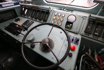 Das Bedienpult der Lok der Baureihe E 11: „Man muss sehr vorausschauend fahren.“