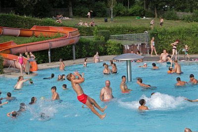 Den Tag im Freibad verbringen, zum Beispiel in Waldenburg? Geht im Juli und August oft besser als im Juni.