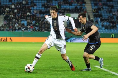 Merlin Röhl und seine U21-Auswahl kamen gegen den Kosovo in einem zähen Auftritt an der Gellertstraße nicht über ein 0:0 hinaus.
