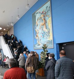 Bei einer Impfaktion in Hartha bildete sich vor wenigen Tag schon mittags eine lange Warteschlange. Frust kam unter den Leuten auf. 