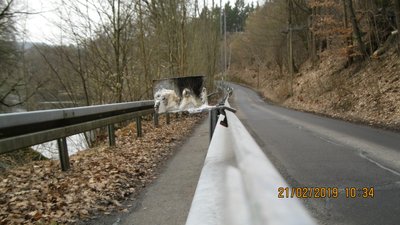 Auch Leitplanken fallen Vandalen zum Opfer. 
