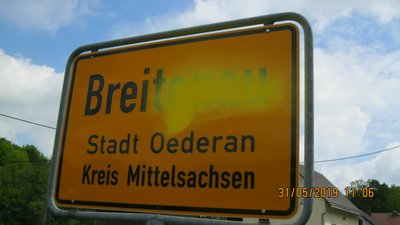 Immer wieder werden Straßenschilder beschmiert. 