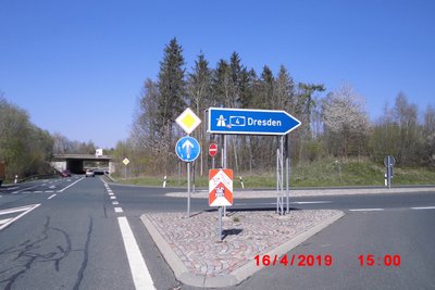 Immer wieder werden Schilder beschmiert. 