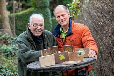 Bernhard Weisbach und Ulrich Franke (rechts) sind für die Freunde Plauens aktiv.