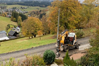 Die seit April laufenden Bauarbeiten am Staffelweg in Klingenthal dauern noch an.