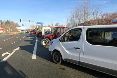 Die Auffahrt auf die A 72 ist an der Anschlussstelle Aue-Hartenstein seit dem Morgen blockiert.