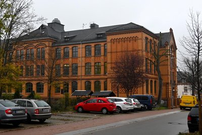 Die 1900 erbaute Fichte-Schule in Mittweida hat seit 1976 eine Sternwarte.