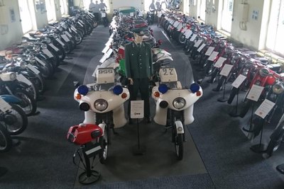 Im Nussknackermuseum Neuhausen gibt es auch eine Motorradausstellung, die Rico Hoogland sehr gern besucht.