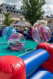Die neue Beachsoccer Bubble Arena des VfA Rochlitzer Berg kam bei ihrer Premiere gut an.