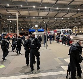 Mit einem Sonderzug wurden die Aue-Fans vom Hauptbahnhof zurück ins Erzgebirge gefahren.
