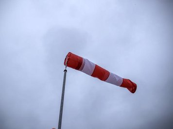 Wind und Regen sorgen für ein eingeschränktes WIntersportangebot im Erzgebirge.
