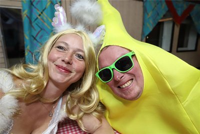 Ein fröhliches Paar: „Engel“ Katrin und „Banane“ Hasi.