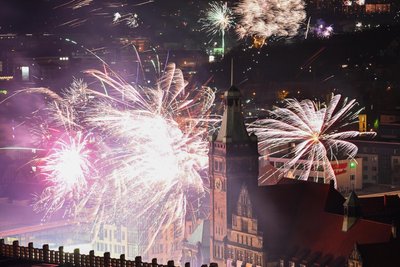 Überall in Deutschland wird wie hier in Chemnitz Silvester gefeiert. Eine Nacht voller Freude, aber auch voller Risiken.