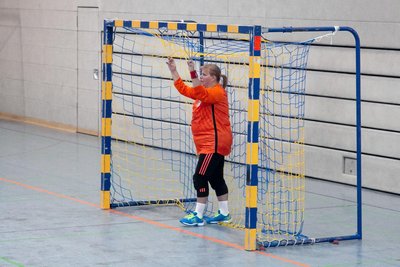 Wirkt gelangweilt, ist aber stets auf der Hut: Alena Parthova im Tor des HC Annaberg-Buchholz.