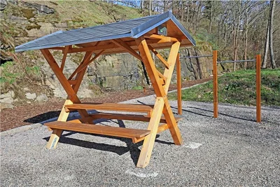 Einen Rastplatz für Wanderer gibt es jetzt am ehemaligen Bahnhof Falkenberg. 