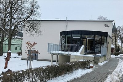 Das Alte Schloss in Erlbach ist fast fertig saniert. Am 17. März ist Einweihung, im Glasanbau eröffnet am 20. März die Touristinformation. 