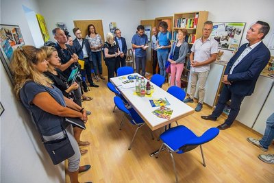 Gedränge im Hufelandtreff. Das Quartiersbüro ist der erste Halt.