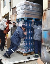 In der Region Iwano-Frankiwsk wurden die Hilfsgüter auf einem bewachten Gelände abgeladen.