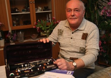 
              <p class="artikelinhalt">Horst Hiekel ist von der Bundesvereinigung Deutscher Musikverbände für 50 Jahre Mitgliedschaft im Blasorchester der Olbernhauer Feuerwehr ausgezeichnet worden.</p>
            